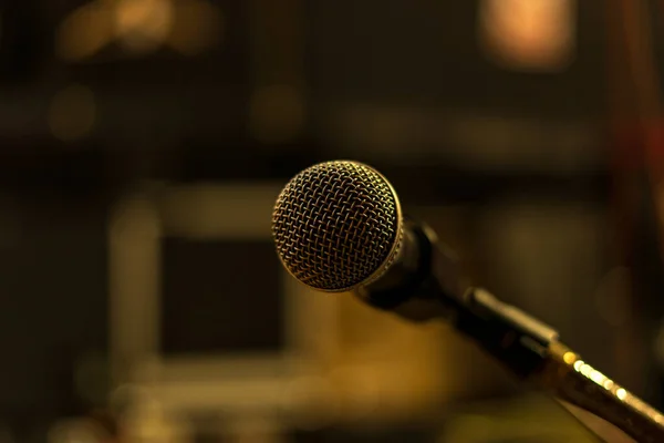 Mikrofon Umieszczony Zacisku Dla Wygody Wokalisty — Zdjęcie stockowe