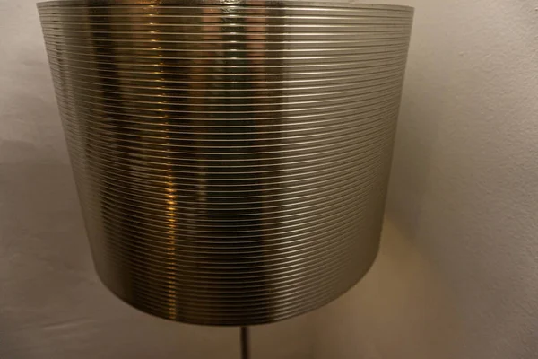 Metallisk Struktur Som Bildas Silvercylinder Som Liknar Lampa — Stockfoto