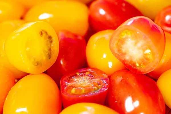 sarı ve kırmızı kiraz domatesleri