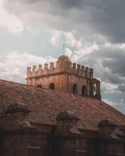 İSPANIN KÖPEĞindeki Şato Kulesi