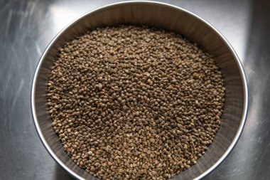 Marihuana taneli makro fotoğraf. Dünya çapında esrar tarımının yasallaştırılması.