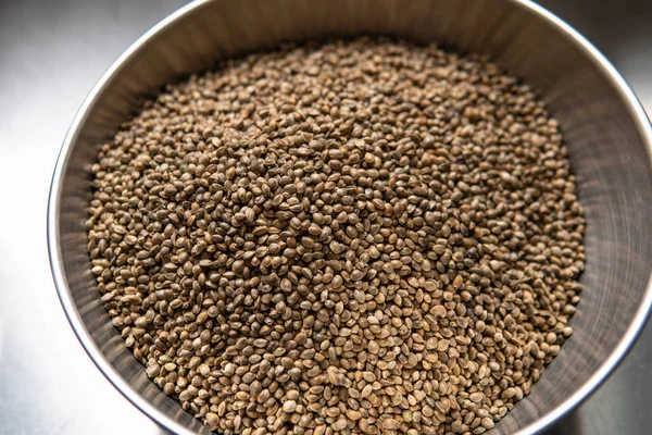 Kenevir tohumları. Marihuana tohumlarının tıbbi özellikleri