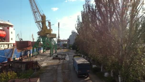 2021 Mariupol Ucraina Ukrtransagro Llc Azionamenti Trasbordo Container Stive Carico — Video Stock