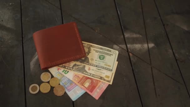 Nahaufnahme Der Rotation Schöne Männliche Geldbörse Aus Braunem Leder — Stockvideo