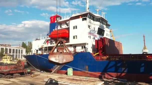 2021 Mariupol Ucraina Ukrtransagro Llc Trasbordo Grani Container Stive Carico — Video Stock