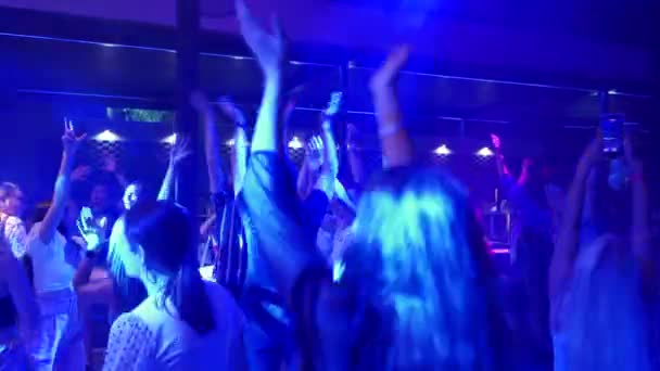 Mariupol Ukraine July 2021 People Dancing Cheering Barbaris Night Club — ストック動画