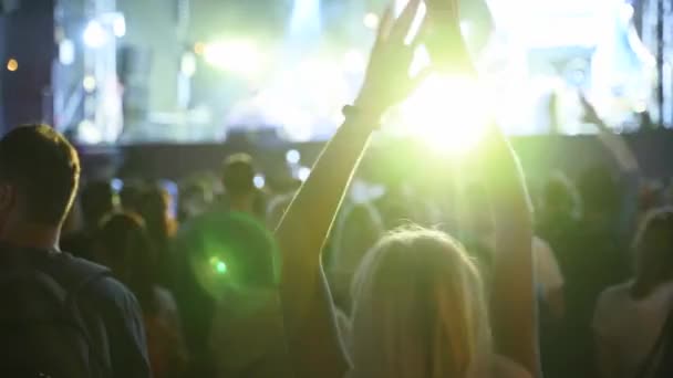 2019 Mariupol Ukraine Mfest Festival Woman Dancing Raised Hands Enjoying — Vídeo de stock