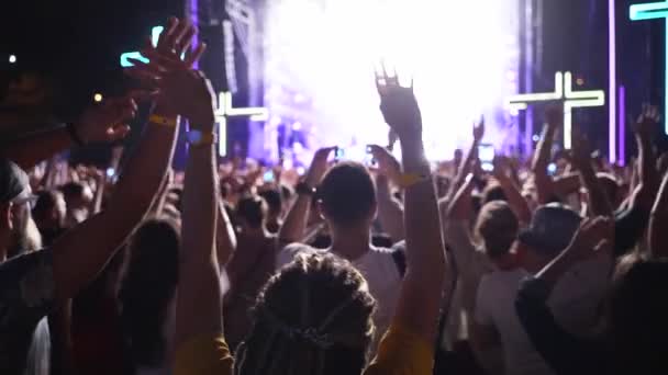 2019 Mariupol Ukraine Mfest Festival People Silhouettes Waving Hands Taking — Stock video