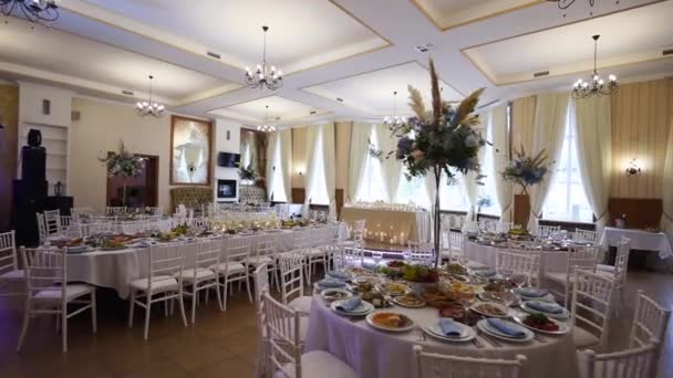Wedding Rustic Style Decor Dishes Drinks Roses White Blue Colours — Video