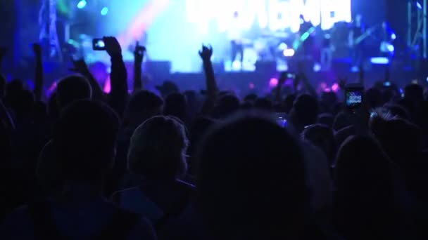 2019 Mariupol Oekraïne Mfest Festival Mensen Silhouetten Dansen Zwaaiende Handen — Stockvideo