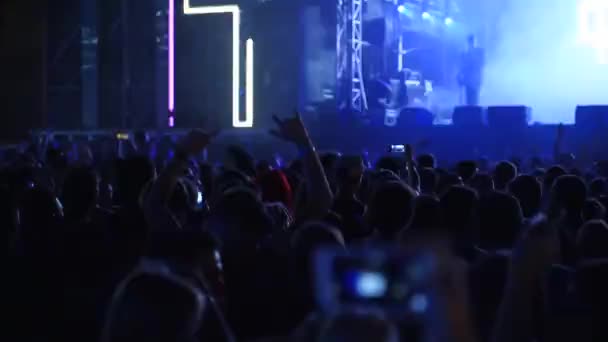 2019 Mariupol Ukraine Mfest Festival People Silhouettes Jump Waving Clapping — 图库视频影像