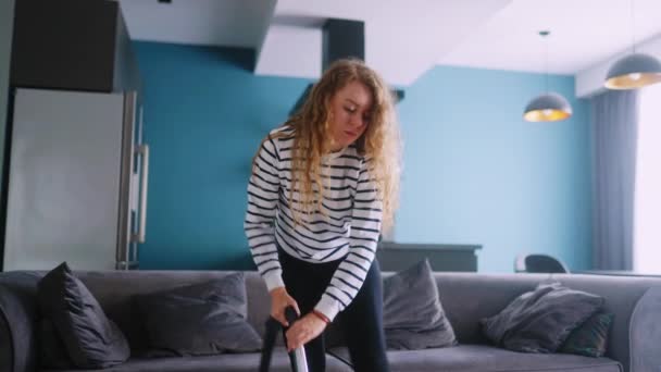 Caucasian Woman Has Heart Attack Vacuuming Floor Her Apartment Adult — Stock Video
