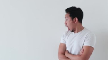 Asyalı adam, boş alandaki sürpriz içeriği görünce şok oldu.. 