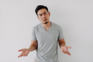 Beyazlarla sorunu olan Asyalı adamın endişeleri..