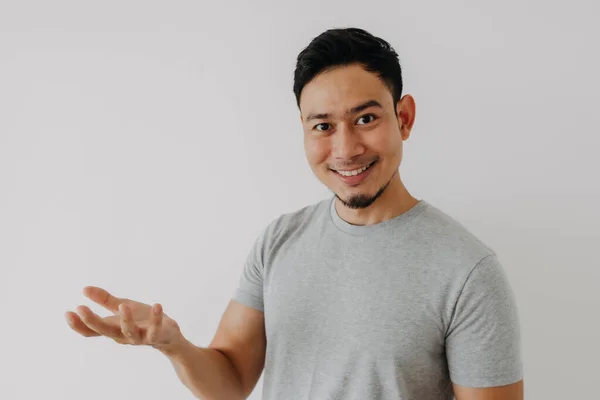 Mutlu Gülümseme Asyalı Adamın Beyaz Üzerine Izole Edilmiş Boş Ürün — Stok fotoğraf