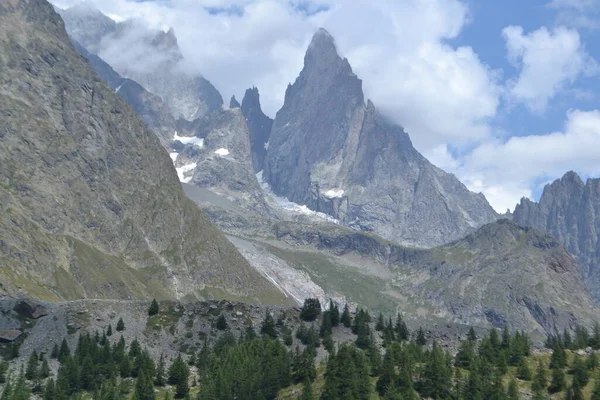 Gletschers Riacho Montanha Nos Alpes Rochosos Italianos Nublados Perto Mont — Fotografia de Stock