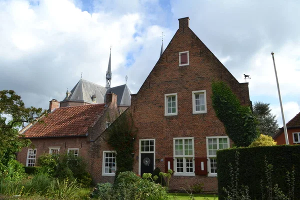 Typowy Holenderski Dom Należący Zamku Huis Bergh Pobliżu Kościoła Heerenberg — Zdjęcie stockowe