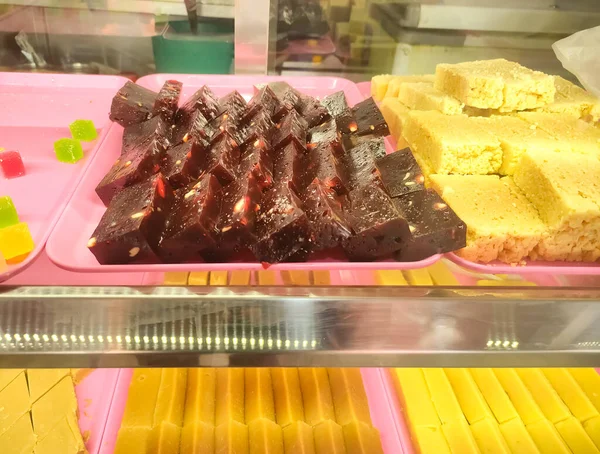 Permen Dan Makanan Ringan Diatur Dalam Almira — Stok Foto