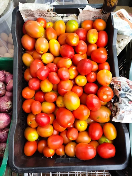 Adoor Kerala Março 2022 Belos Tomates Vermelhos Uma Cesta Para — Fotografia de Stock