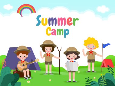 Yaz kampındaki çocuklar izci üniforması giyer. Reklam broşürleri için arka plan eğitimi alır. Mutlu çocuklar kampta etkinlik yapar. 