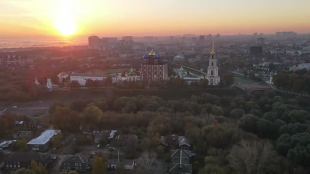 Blick Auf Den Sonnenaufgang Des Kreml Über Der Stadt — Stockvideo