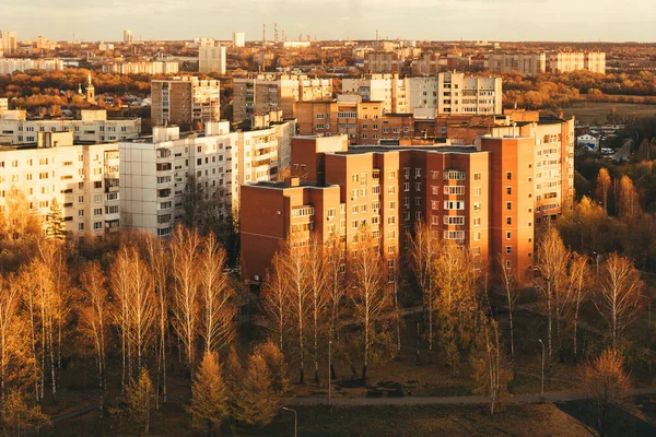 Blick Auf Den Herbstabend Der Stadt — Stockfoto