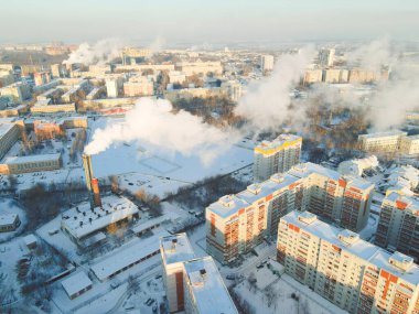 Kar yağışı sonrası soğuk bir günde şehrin havadan görünüşü