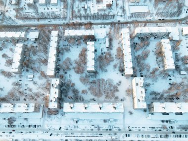 Kar yağışı sonrası soğuk bir günde şehrin havadan görünüşü