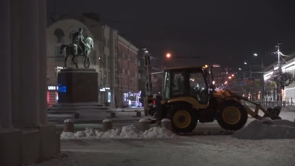 Вид Город Морозной Ночью После Снегопада — стоковое видео