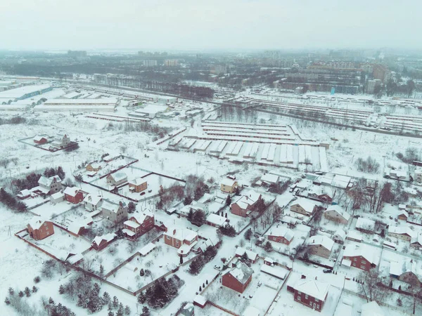 Bulutlu Bir Kış Gününde Şehrin Hava Manzarası — Stok fotoğraf