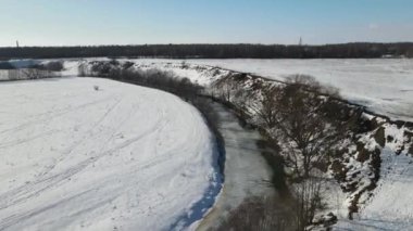 Nehir kanalı geometrisinin hava görüntüsü