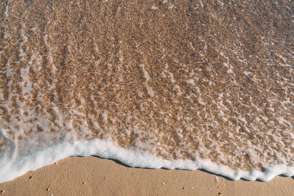 Top Uitzicht Zee Golf Buurt Van Zandstrand Zomer Achtergrond Kopieerruimte — Stockfoto