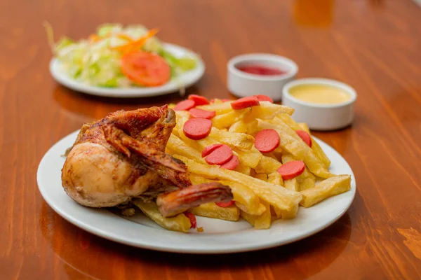 Peruvian Dish Called Salchipollo Grilled Chicken French Fries Hotdog Accompanied — Foto Stock