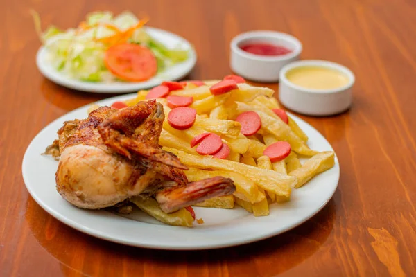 Peruvian Dish Called Salchipollo Grilled Chicken French Fries Hotdog Accompanied — Foto Stock