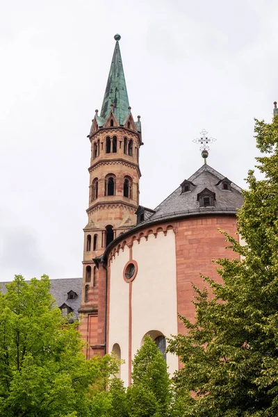 Wrzburger Katedrali Nde Bronz Yeşil Çatıları Olan Tuğla Renkli Kuleler — Stok fotoğraf