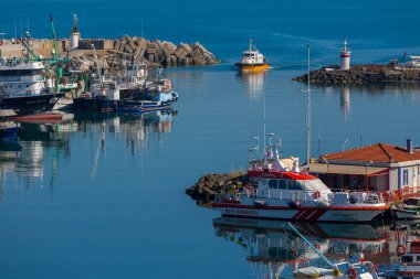 Sariyer, İstanbul, 01 Temmuz 2017: Rumeli Deniz feneri (Rumeli Feneri) köyündeki liman ve balıkçı tekneleri. TÜRK