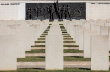Çanakkale, Türkiye, 26 Eylül 2021: Gelibolu, Çanakkale 'deki Türk askeri şehidinin anıt ve mezarlarından biri, (Akba ehitlii,)