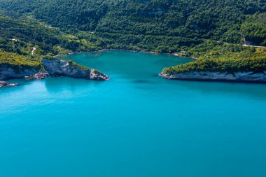 Gideros körfezi manzarası, Cide, Kastamonu, Türkiye, ayrıca GenoeseAklama (ngilizce) 12 yılından kalma Karadeniz 'in en güzel doğal körfezi.