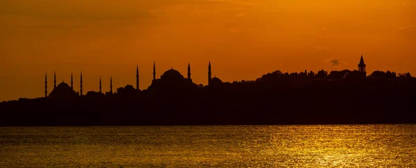 Západ Slunce Panenské Věži Panaromická Fotografie Skvělé Barvy Istanbulu Uskudar — Stock fotografie
