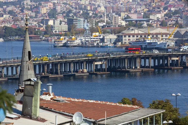 Estambul Turquía Octubre 2012 Puente Ataturk Halic Puente Ataturk Antiguo — Foto de Stock