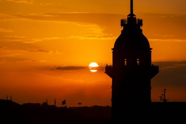 İstanbul 'un Skdar kentinde Bakire Kulesi adlı mimari bina
