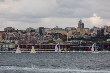 İstanbul, Türkiye, 29 Ekim 2021: Galataport, turistik yolcu gemilerinin yanaşabileceği, insanların alışveriş yapabileceği ve yemek yiyebileceği ve Beyoğlu kültürel rotasının başlangıç noktası olduğu bir bölge.. 