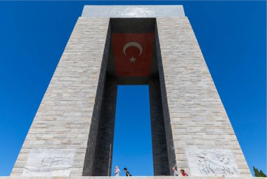 Çanakkale, Türkiye, 26 Eylül 2021: Çanakkale Şehitleri Anıtı, Gelibolu Muharebesi 'ne katılan Türk askerlerinin anısına yapılan bir savaş anıtı..
