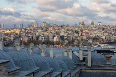 Süleyman camii meydanından Galata kulesi manzarası