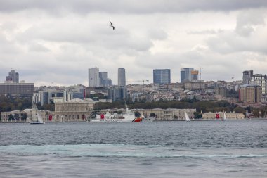 İstanbul, Türkiye, 29 Ekim 2021: Başkanlık uluslararası yat yarışının ikinci aşaması İstanbul Boğazı 'nda tamamlandı.