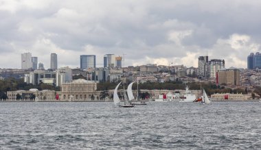 İstanbul, Türkiye, 29 Ekim 2021: Başkanlık uluslararası yat yarışının ikinci aşaması İstanbul Boğazı 'nda tamamlandı.