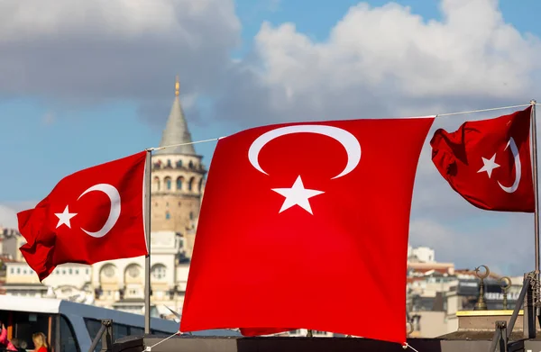 Galatatatatornet Och Istanbuls Gamla Kvarter Bakgrunden Blå Himmel Turistmål Istanbul — Stockfoto