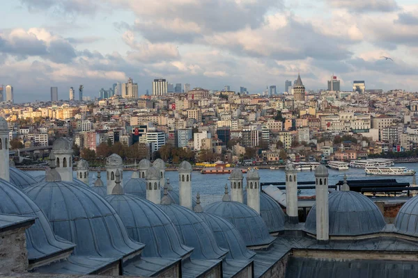 Vista Torre Galata Desde Plaza Mezquita Suleymaniye — Foto de Stock