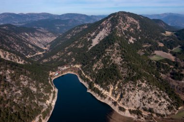 Sunnet Gölü, Bolu 'nun Goynuk ilçesine bağlı bir beldedir..