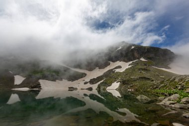 Giresun 'daki Karagol Kara Gölü Doğu Karadeniz Dağları, Buzul Gölleri, Kurban Gölü, Dereli, Girsun